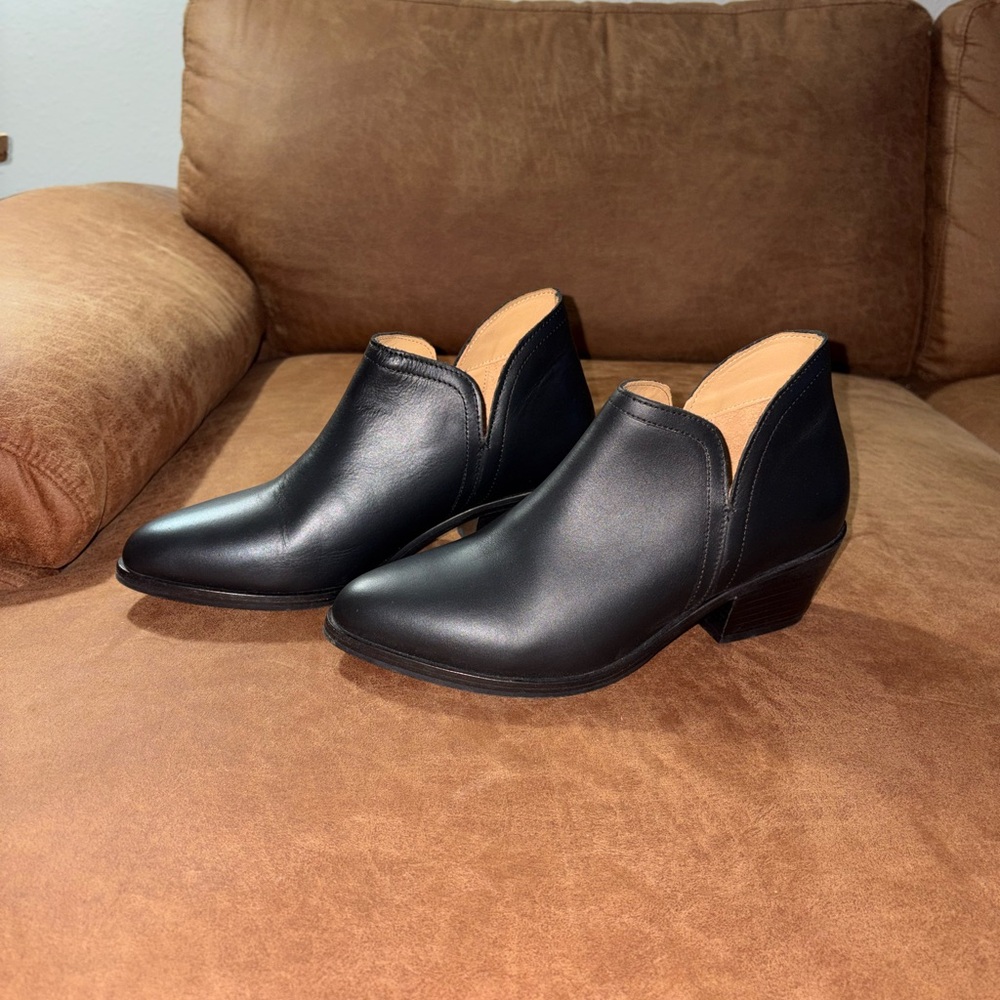 Nisolo Black Leather Ankle Boots size 7.5